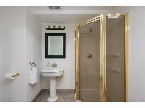 Bath - 4842 Earle Cir, Boulder, CO 80301 photo 4 of 4