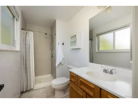 Bath - 4842 Earle Cir, Boulder, CO 80301 photo 2 of 4