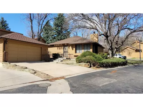 7 S Eagle Cir, Aurora, CO 80012