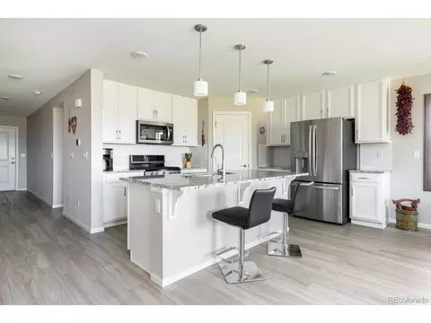 27551 E 7th Dr, Aurora, CO 80018 photo 5