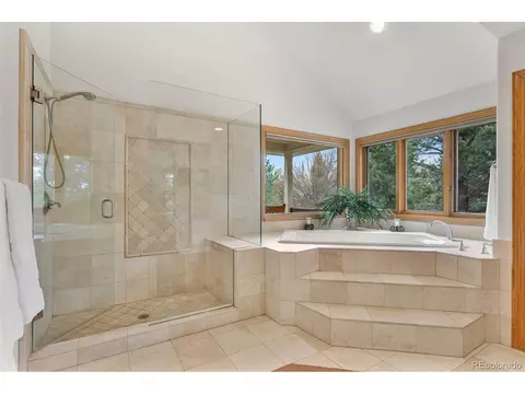 Bath - 8478 Haystack Ct, Longmont, CO 80503 photo 3 of 7