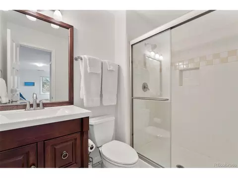 Bath - 8478 Haystack Ct, Longmont, CO 80503 photo 4 of 7