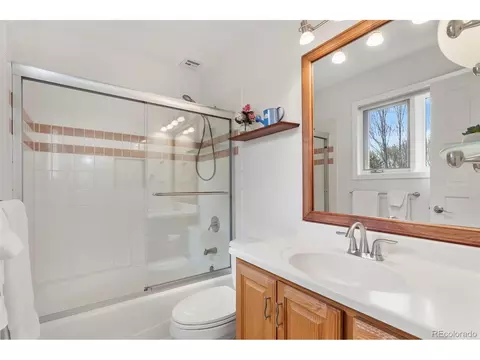 Bath - 8478 Haystack Ct, Longmont, CO 80503 photo 5 of 7