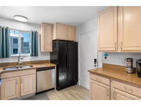 Kitchen - 16482 E Radcliff Pl #A, Aurora, CO 80015 photo 3 of 3