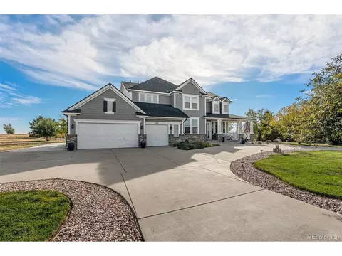 460 Columbine Dr, Bennett, CO 80102 photo 2