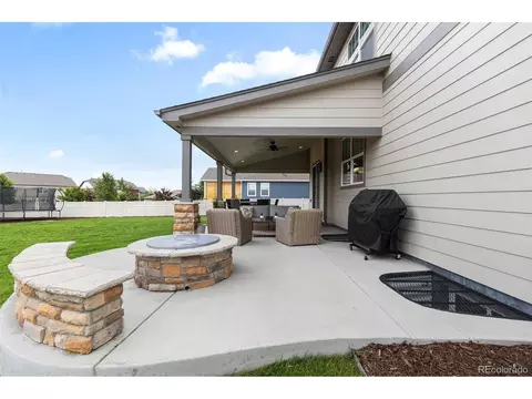 Exterior - 10359 Chinook St, Longmont, CO 80504 photo 5 of 10