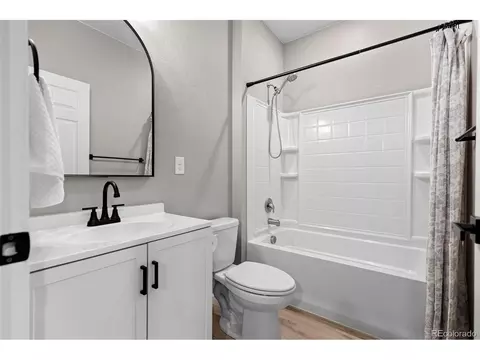 Bath - 10359 Chinook St, Longmont, CO 80504 photo 1 of 6