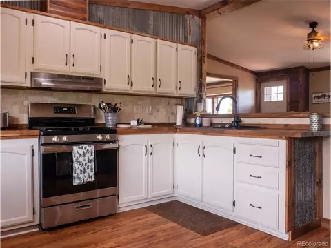 Kitchen - 54 Oak Dr, Cotopaxi, CO 81223 photo 3 of 5