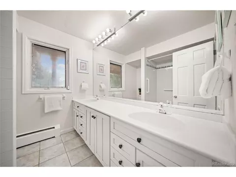 Bath - 16819 Easter Ave, Foxfield, CO 80016 photo 2 of 7
