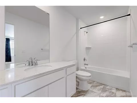 Bath - 545 Bennett Ave, Bennett, CO 80102 photo 2 of 7