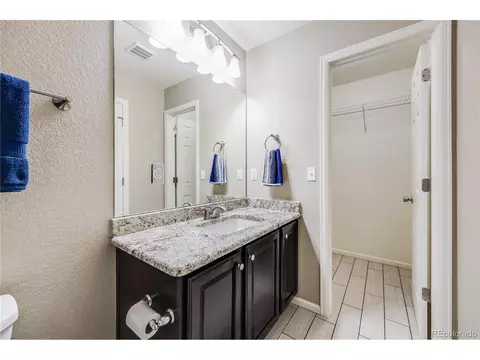 5569 Killarney St, Denver, CO 80239 photo 16
