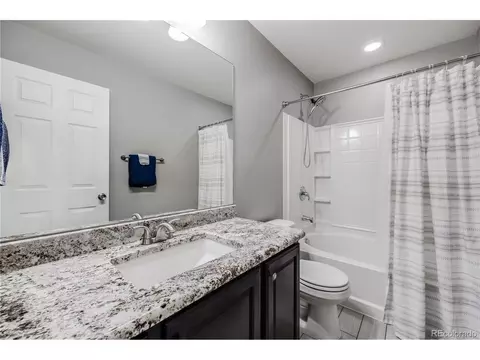 5569 Killarney St, Denver, CO 80239 photo 20