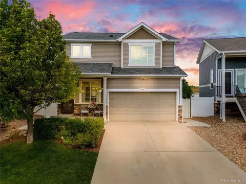 5569 Killarney St, Denver, CO 80239 photo 1