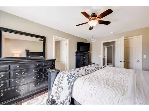 5569 Killarney St, Denver, CO 80239 photo 15