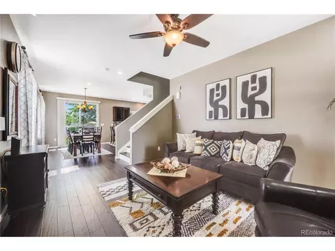 5569 Killarney St, Denver, CO 80239 photo 5