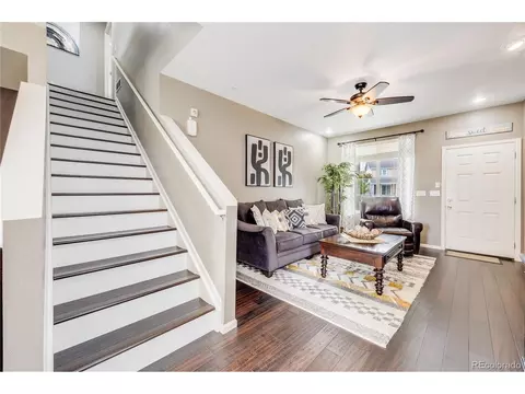 5569 Killarney St, Denver, CO 80239 photo 6