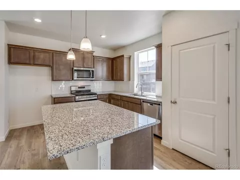 27644 E 1st Pl, Aurora, CO 80018 photo 4