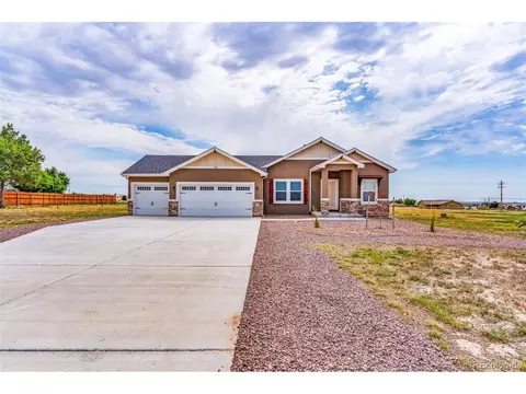 1350 N Ladonia Dr, Pueblo, CO 81007