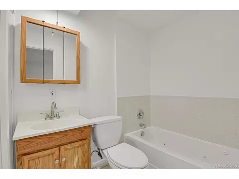 Bath - 18937 E Kent Cir, Aurora, CO 80013 photo 1 of 4