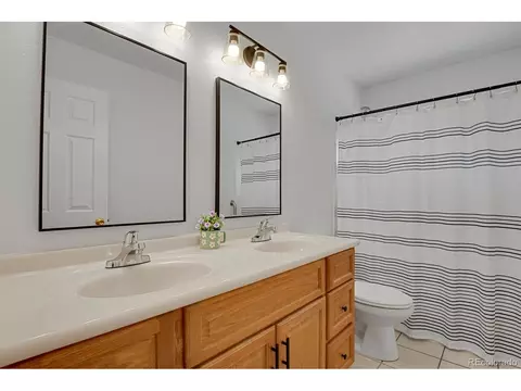 Bath - 18937 E Kent Cir, Aurora, CO 80013 photo 3 of 4