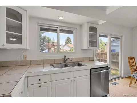 Kitchen - 18937 E Kent Cir, Aurora, CO 80013 photo 3 of 3