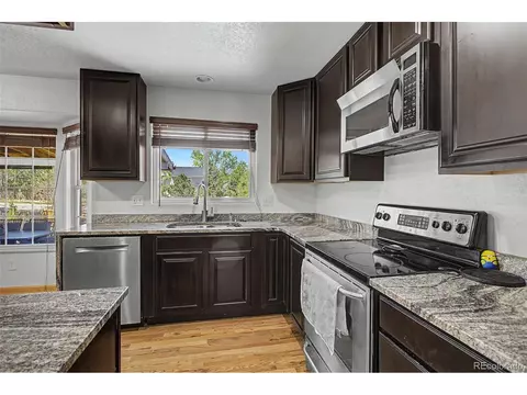 Kitchen - 20950 E Ida Ave, Centennial, CO 80015 photo 4 of 4