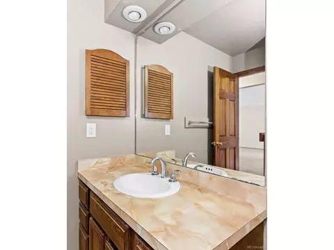 59 S Eagle Cir, Aurora, CO 80012 photo 14