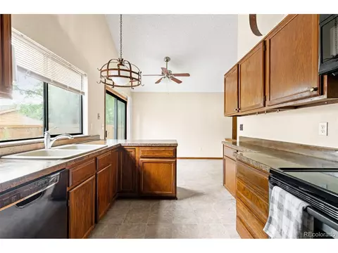 59 S Eagle Cir, Aurora, CO 80012 photo 9