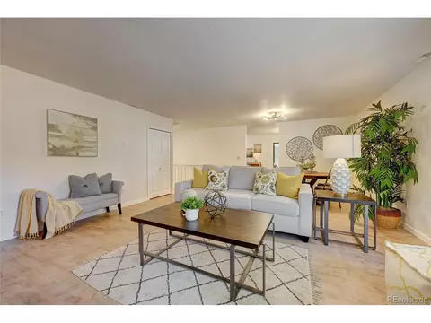 16815 E Kenyon Dr, Aurora, CO 80013 photo 4
