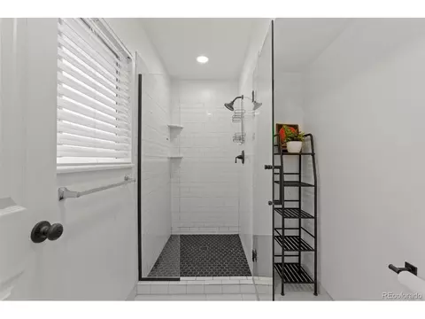 7513 E Bates Dr, Denver, CO 80231 photo 15