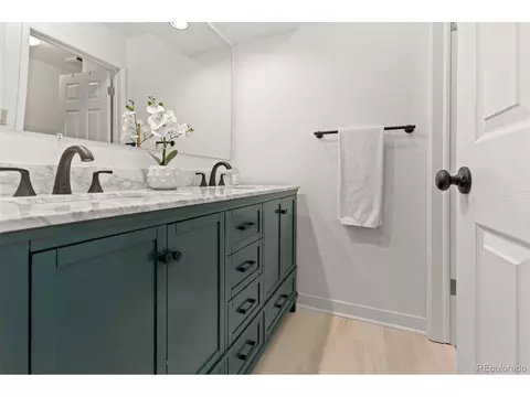 7513 E Bates Dr, Denver, CO 80231 photo 22