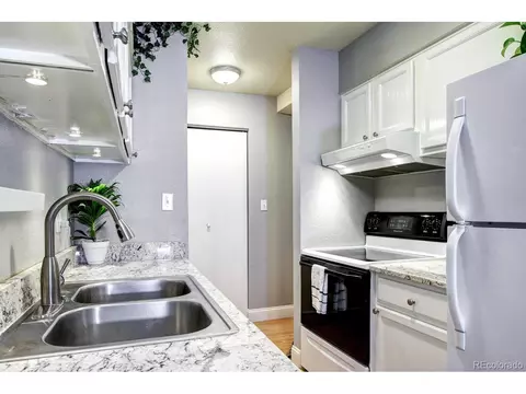 230 E Highline Cir #302, Centennial, CO 80122