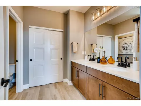 27687 E Maple Way, Aurora, CO 80018 photo 9