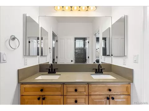 Bath - 10069 Longview Dr, Lone Tree, CO 80124 photo 4 of 6