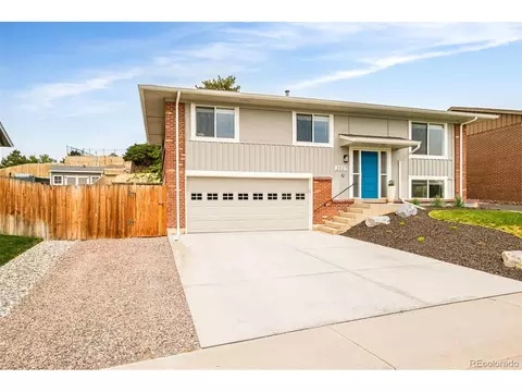2027 S Welch Cir, Lakewood, CO 80228