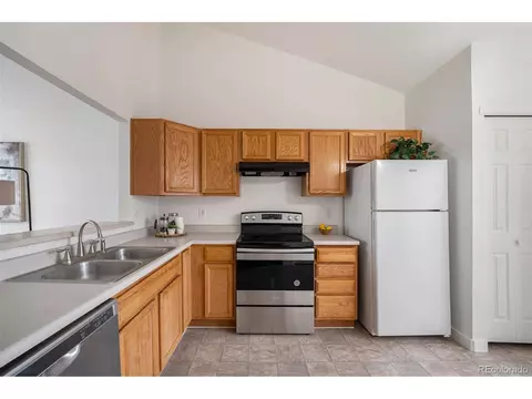 1748 Eagle St #G, Aurora, CO 80011 photo 3