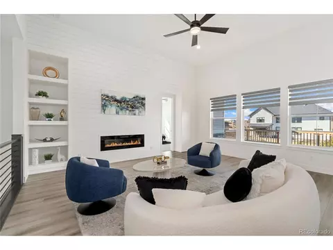 8079 S Blackstone Pkwy, Aurora, CO 80016