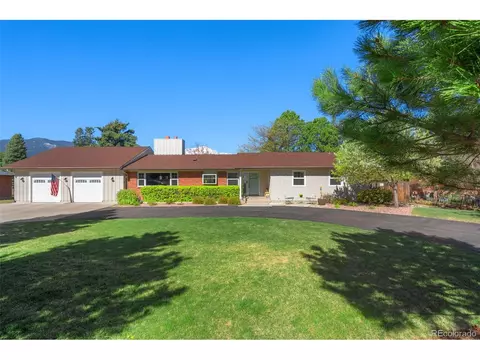 16 Friendship Ln, Colorado Springs, CO 80904
