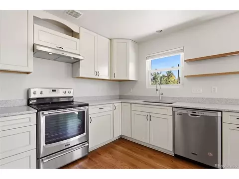 Kitchen - 19232 E Baker Pl, Aurora, CO 80013 photo 3 of 3