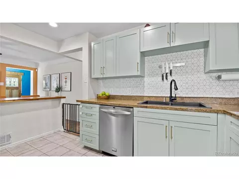 2654 Jasmine St, Denver, CO 80207 photo 10