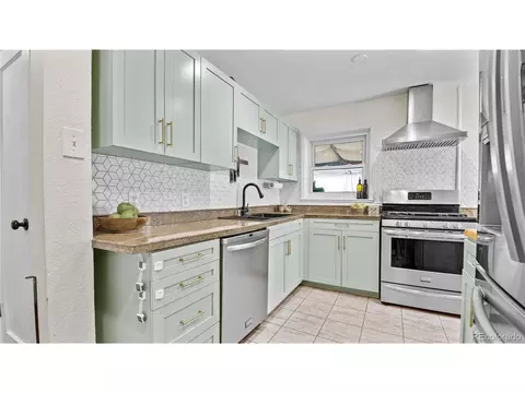 2654 Jasmine St, Denver, CO 80207 photo 9