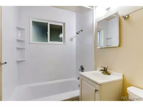 Bath - 355 32nd St, Boulder, CO 80305 photo 1 of 1