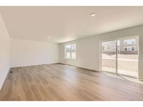 21996 E 39th Pl, Aurora, CO 80019 photo 2