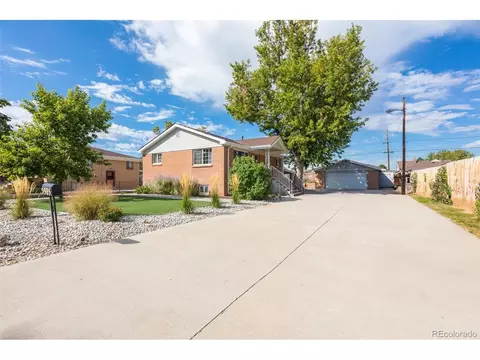 5985 Grape St, Commerce City, CO 80022
