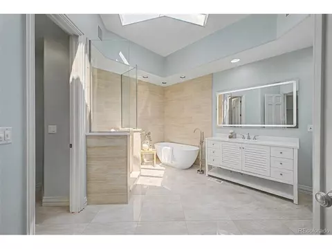 Bath - 5238 E Nichols Dr, Centennial, CO 80122 photo 2 of 11