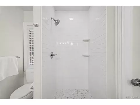 Bath - 5238 E Nichols Dr, Centennial, CO 80122 photo 7 of 11
