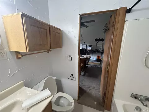 Bath - 374 Hickory Creek Rd, Divide, CO 80814 photo 1 of 2