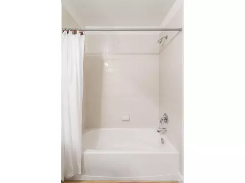 Bath - 22110 E Jamison Pl, Aurora, CO 80016 photo 2 of 7