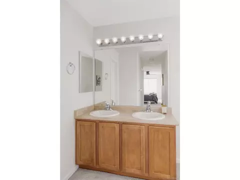 Bath - 22110 E Jamison Pl, Aurora, CO 80016 photo 3 of 7