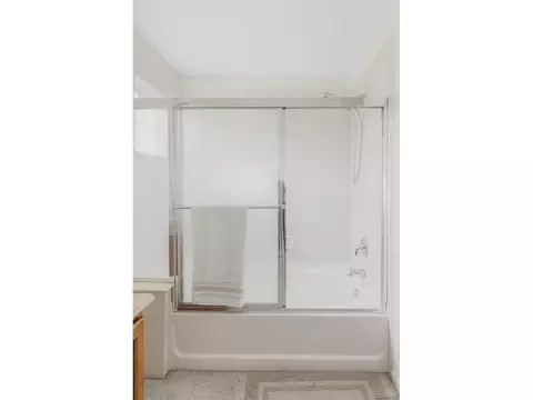 Bath - 22110 E Jamison Pl, Aurora, CO 80016 photo 4 of 7